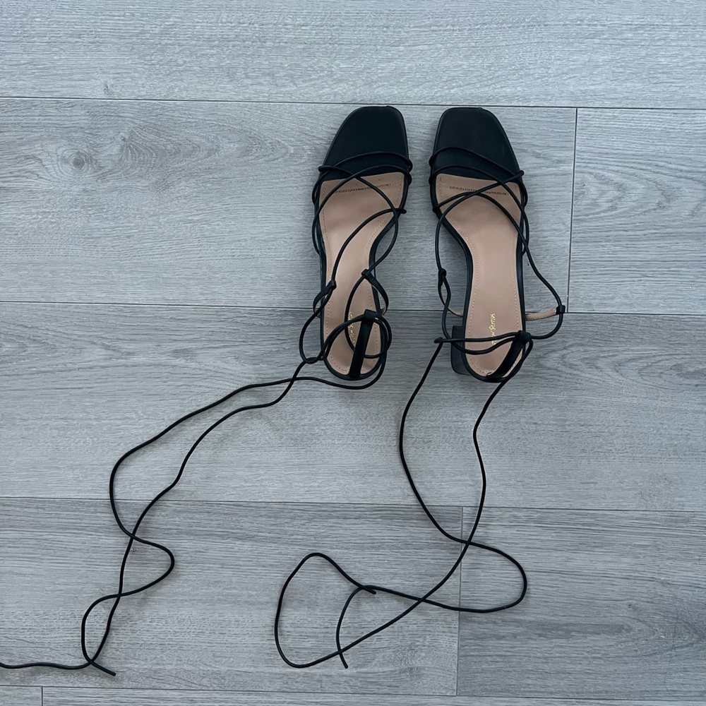 Elegant Black Lace-Up Women's Heeled Sandals